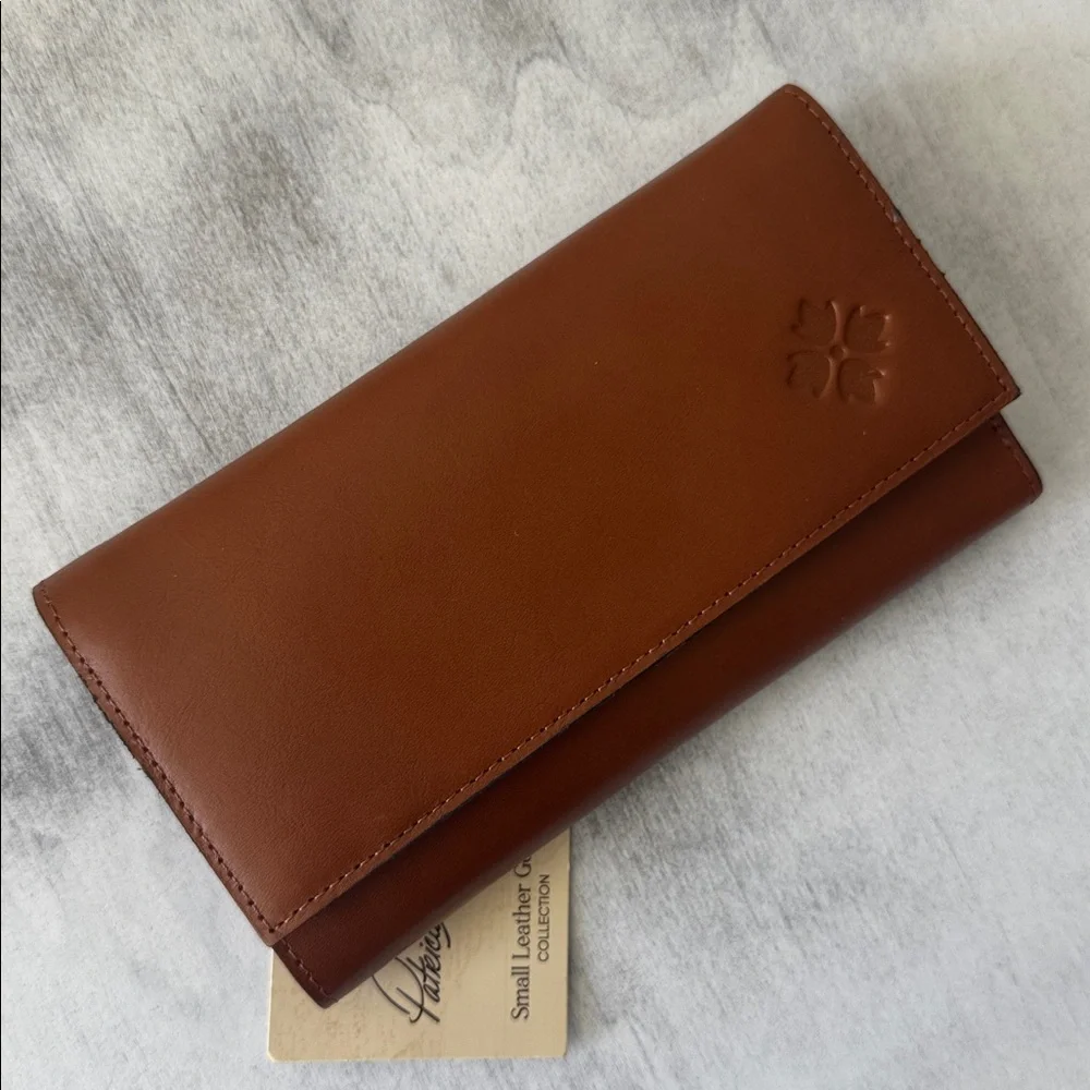 Patricia Nash Terresa Distressed Vitg Clutch Trifold Wallet Tan